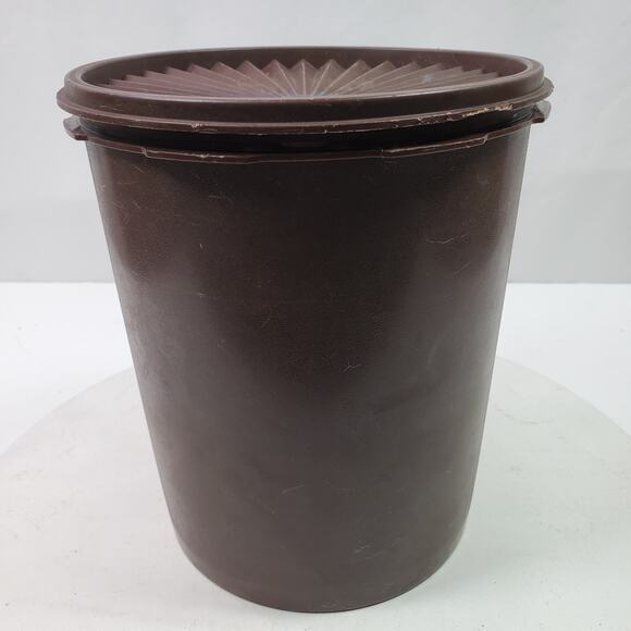 Vintage Tupperware Brown Mushroom Servalier w/ Lid 805-12 - Picture 2 of 9